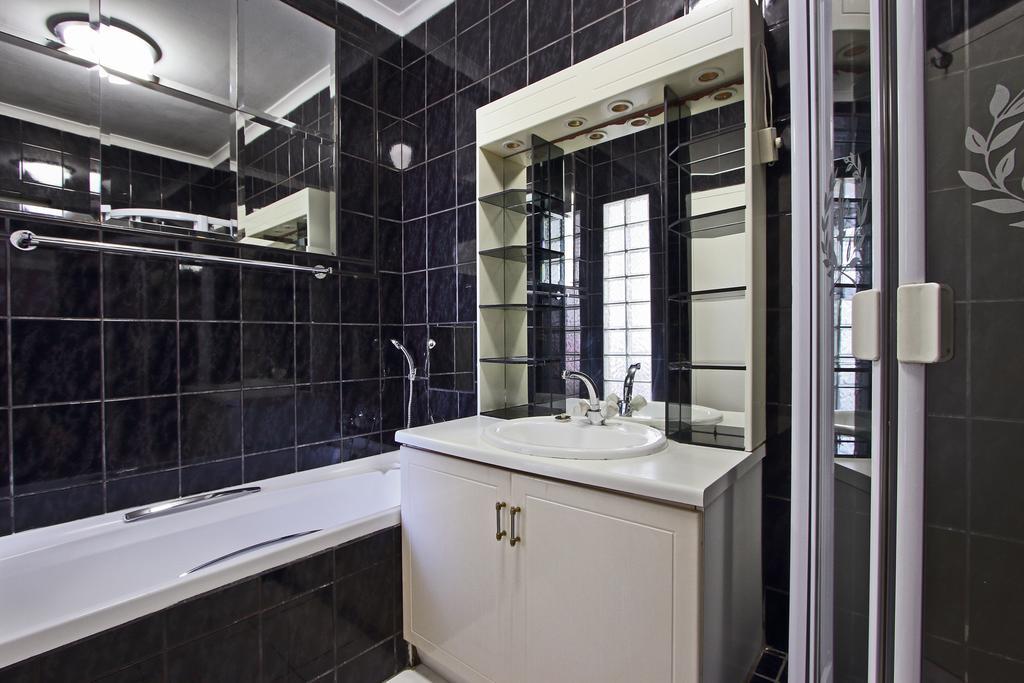Berkeley Square Apartment Кейптаун Екстериор снимка