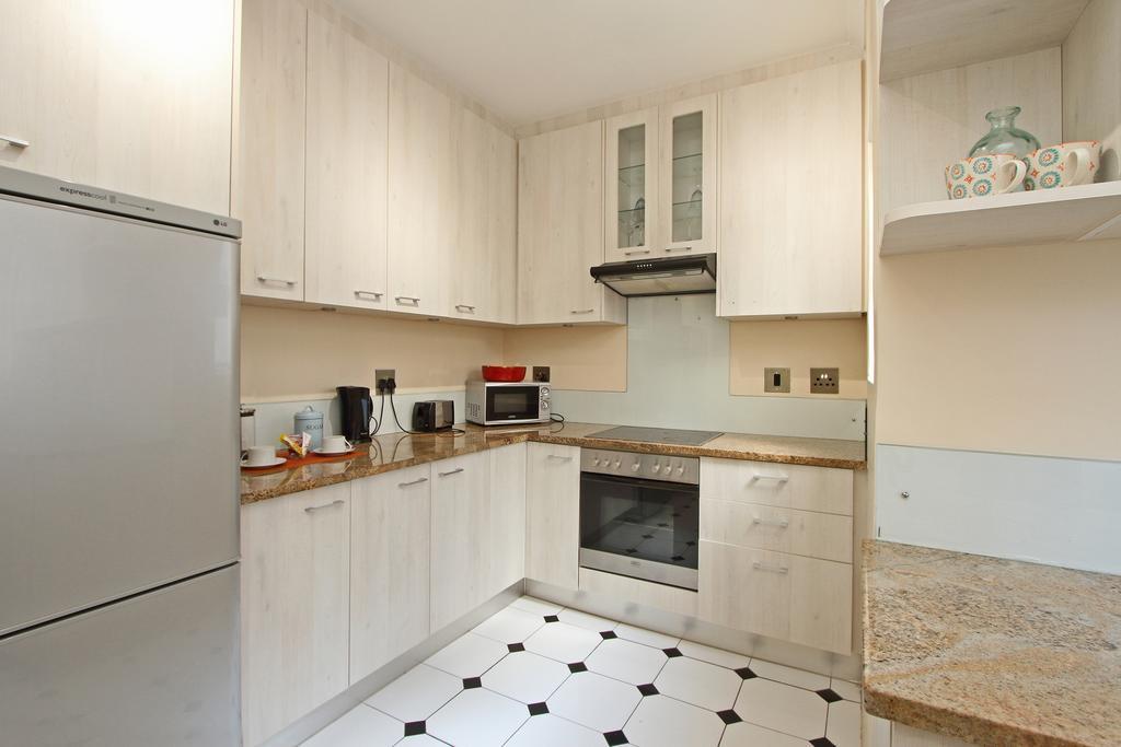 Berkeley Square Apartment Кейптаун Екстериор снимка