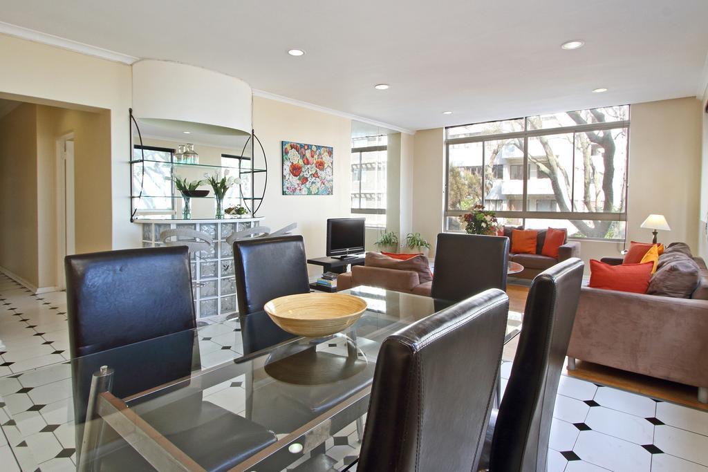 Berkeley Square Apartment Кейптаун Екстериор снимка