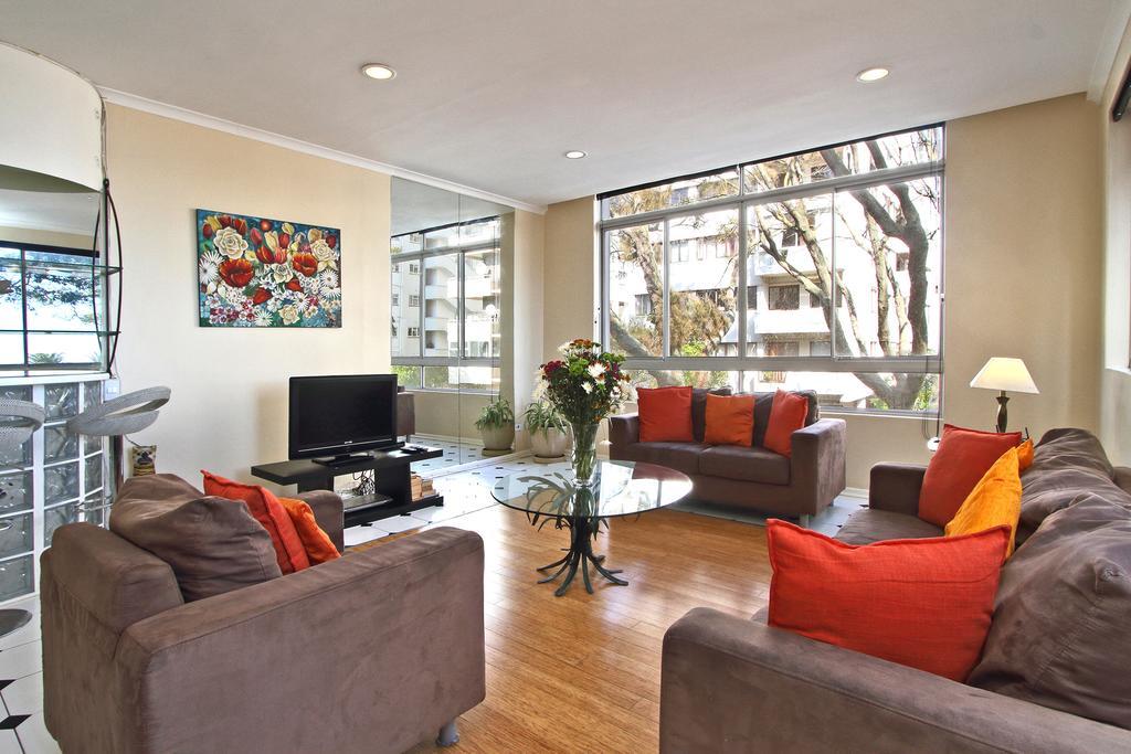 Berkeley Square Apartment Кейптаун Екстериор снимка